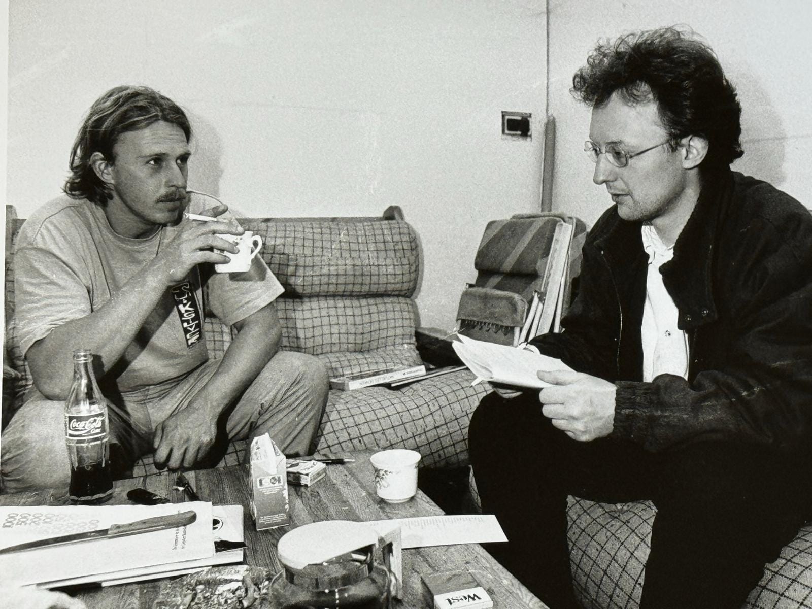 Webel-hahm-1990 1988: Bolschewiken (li.) planen den Umsturz, während die Intelligenzija (re.) Für- und Wider-Listen schreibt. Foto: Zobe.